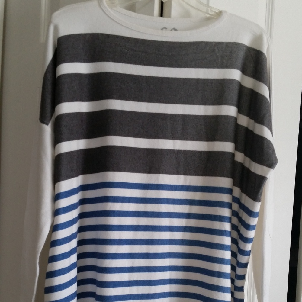 Go Couture Vintage Edition Tunic Sweater Top